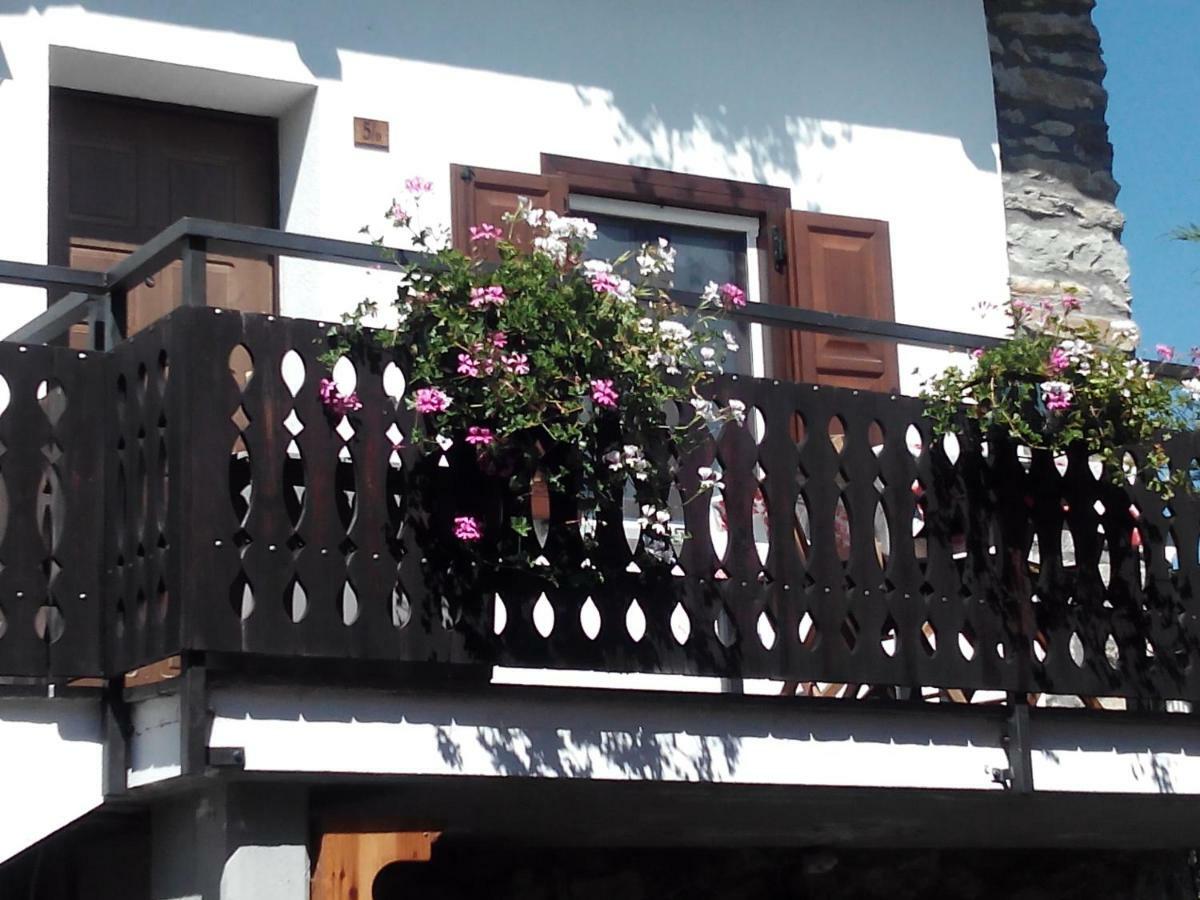Maison Mey - Cir Vda Gignod 008 Aosta Exteriör bild